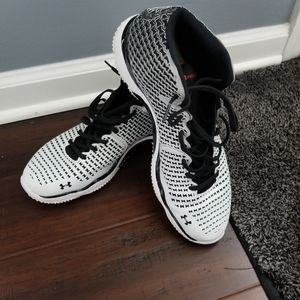 Under Armour Highlight Trainer Size 11.5
